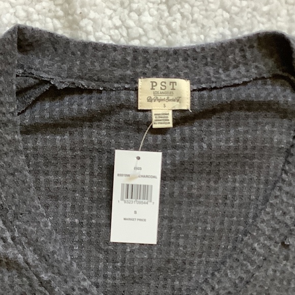 NWT Thermal Oversized top - Picture 3 of 4